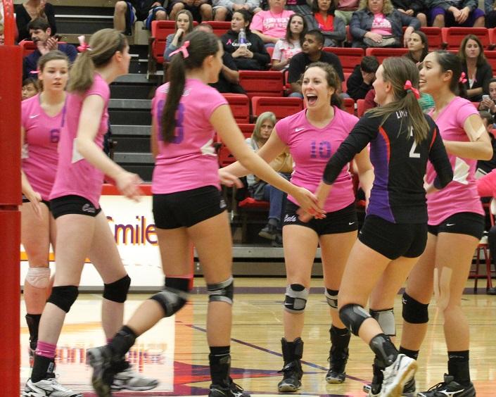 Wildcats lose against conference leaders, 3-0 sets