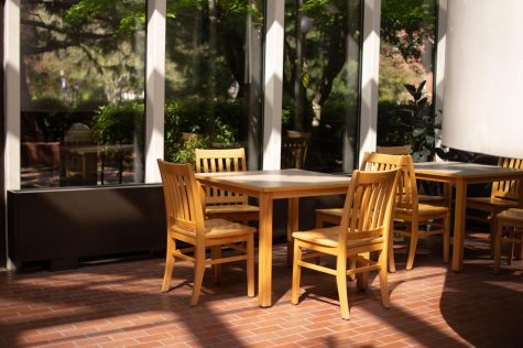 The Atrium in Murdock Hall was popular among STEM students. Light always shines through the West-facing floor-to-ceiling windows, creating a warm environment for students to meet for group projects or kill time between classes in Graf and Murdock. The chairs have stayed positioned the same since campus closure.