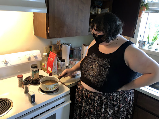 Beatrice DeGraw in action making her seasonal recipes