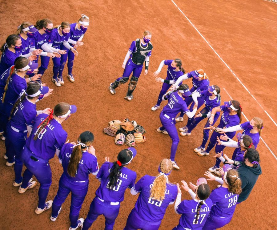 Linfield+softball+swept+Eastern+Oregon+in+their+home+opener+Saturday+afternoon.
